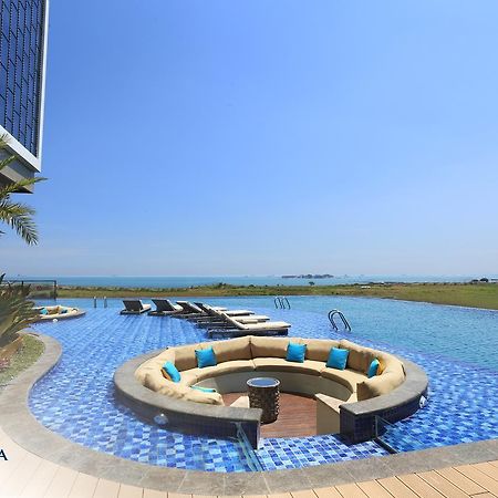 The Rinra Hotel Макасар Екстериор снимка