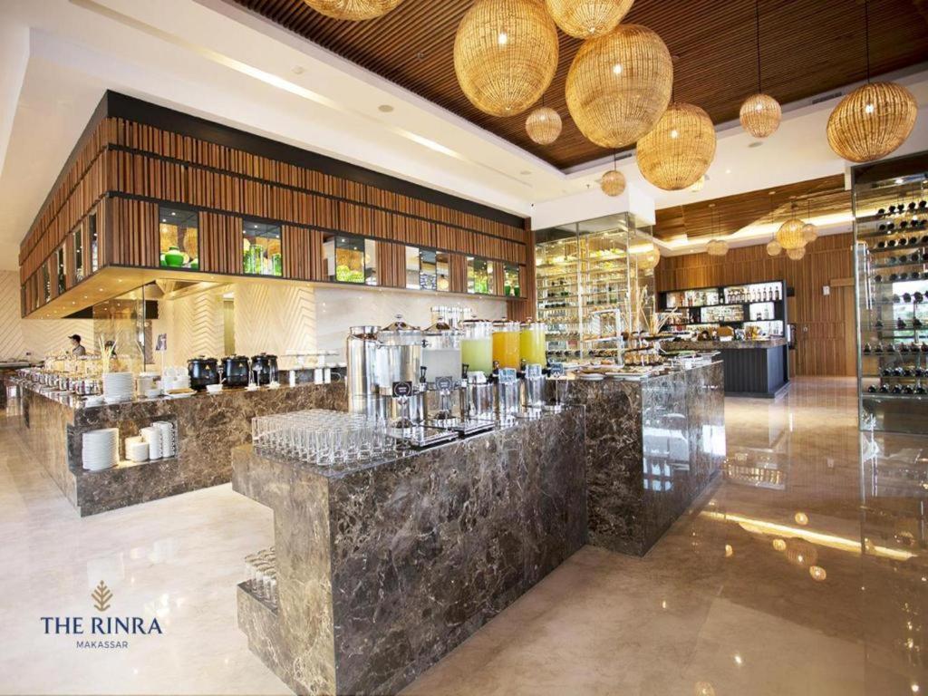 The Rinra Hotel Макасар Екстериор снимка