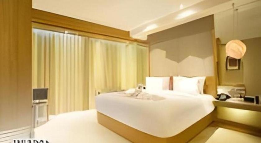 The Rinra Hotel Макасар Екстериор снимка